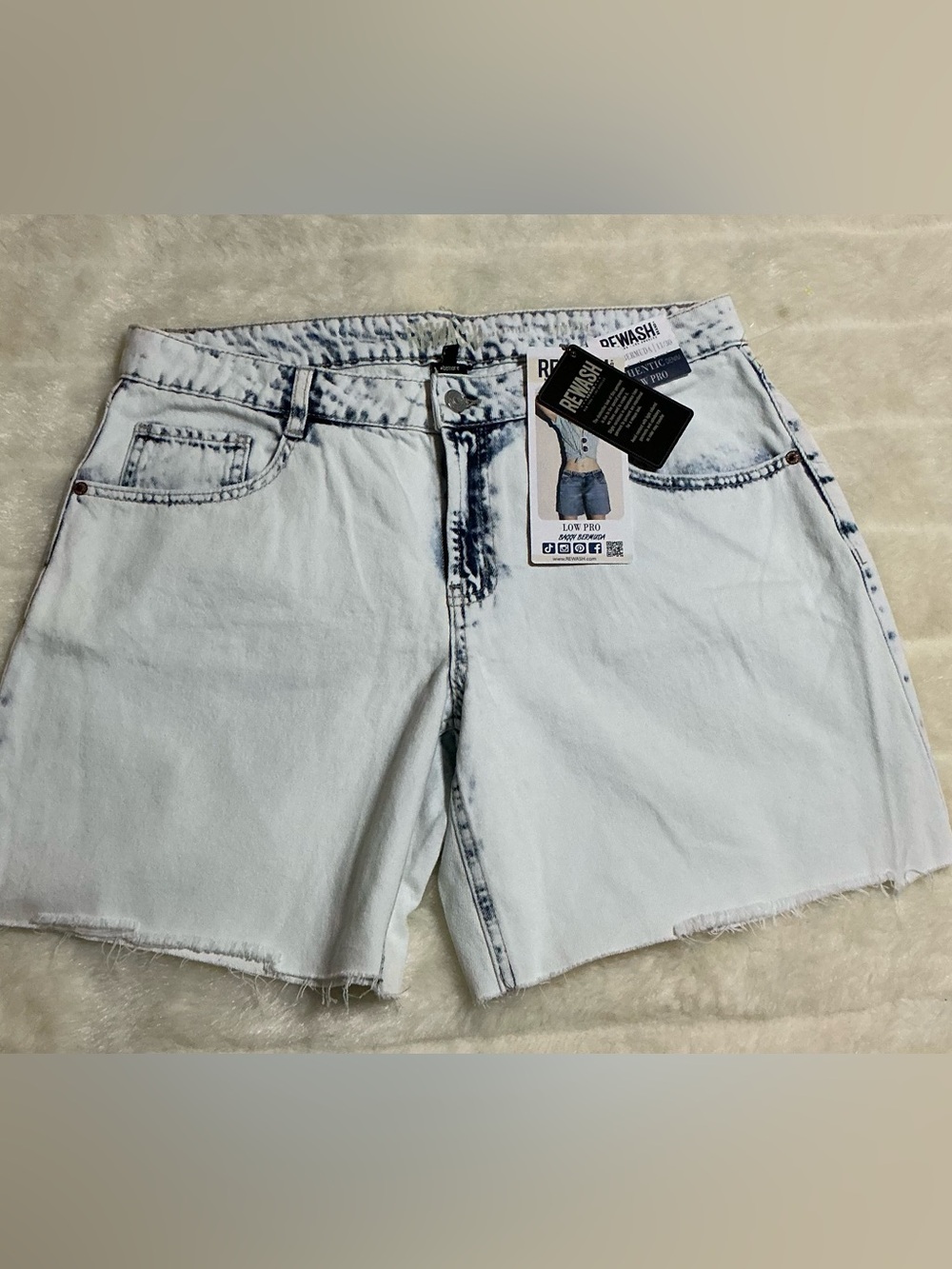 Rewash Light Acid-Wash low -pro baggy Bermuda shorts-size 11/30